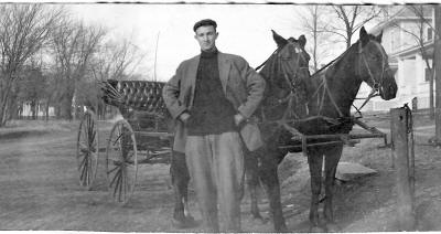 Arriving to court Vera 1906